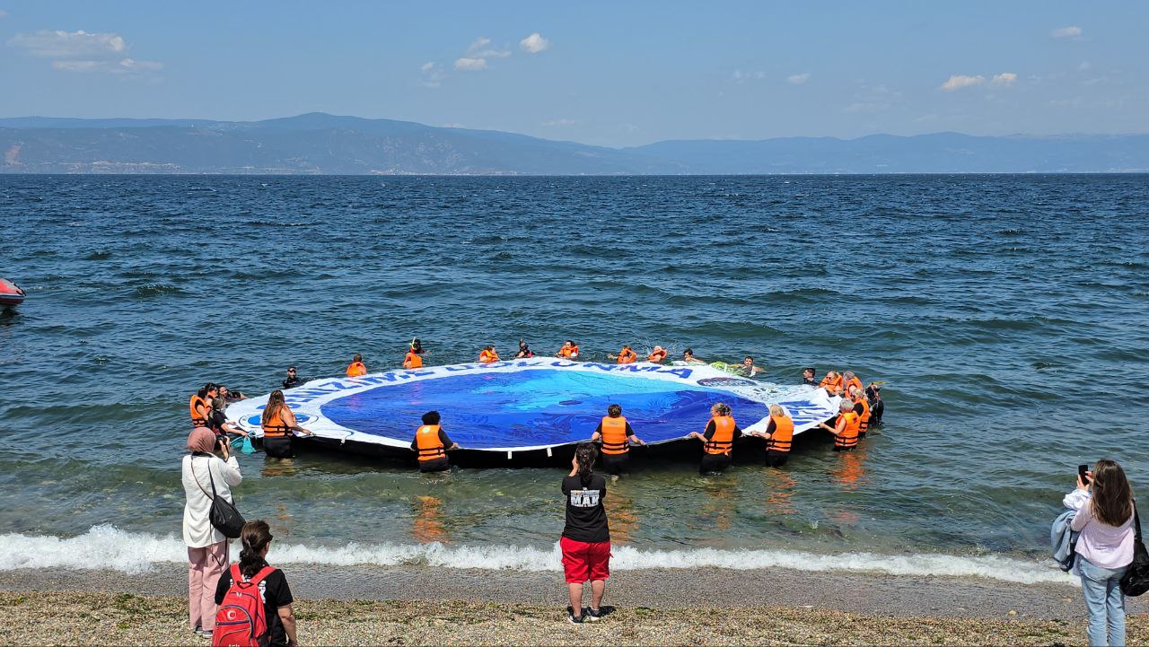 Mudanya’da deniz kirliliğine tepki