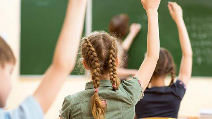 Çocuğa gösterilen aşırı özen, okula uyumu zorlaştırıyor!