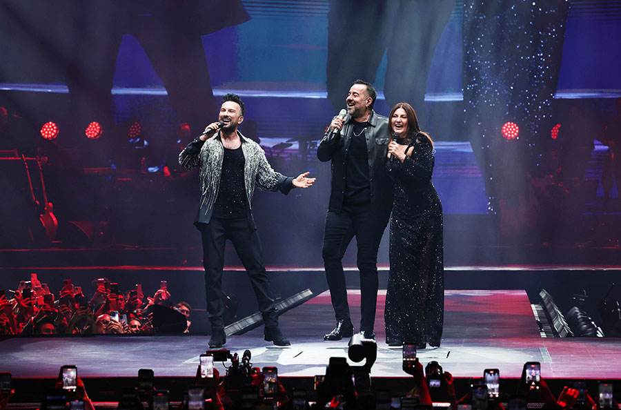 Megastar sahnesinde Sibel Can ve Ata Demirer