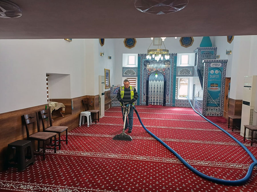 BALKANLARDA CAMİLERDE RAMAZAN TEMİZLİĞİ