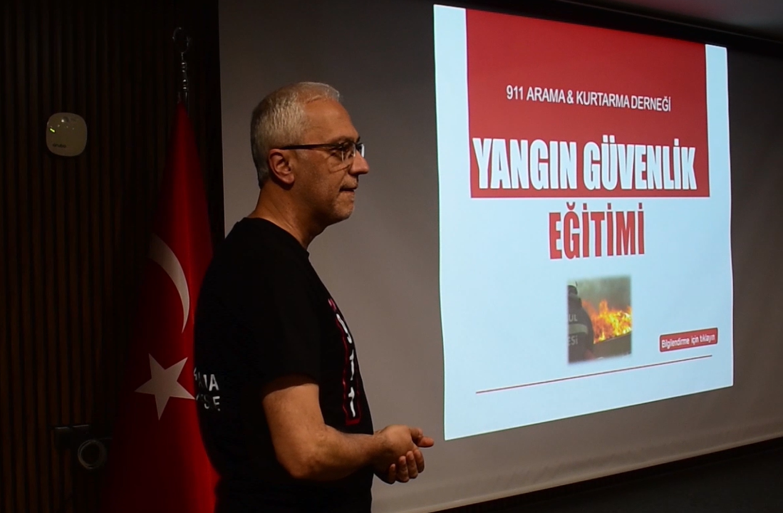 911 ARAMA KURTARMA FAALİYETLERİNİ ARALIKSIZ SÜRDÜRÜYOR