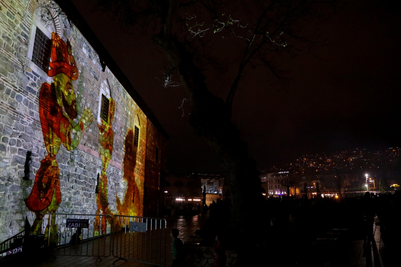 700 yıllık destan ışık gösterisiyle anlatıldı