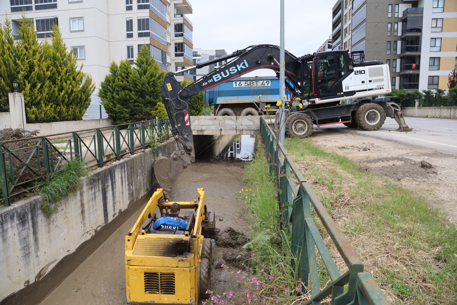 BURSA BÜYÜKŞEHİR DERELERİ TEMİZLİYOR