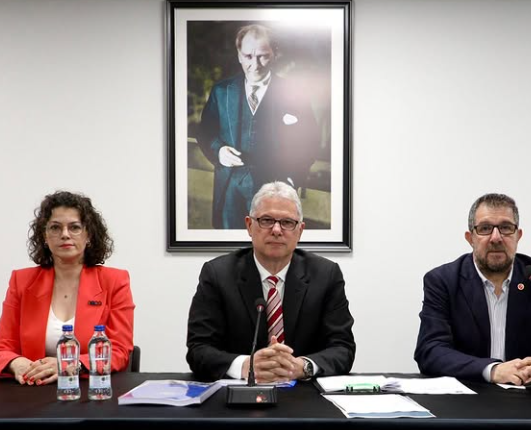 MECLİS TOPLANTISINDA SEÇİM SANDIĞI VE AĞLAMA DUVARI DİYALOGLARI